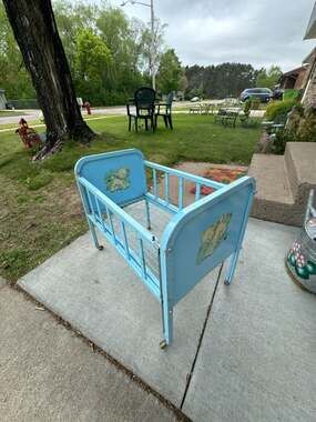 Vintage Amsco Doll-E-Crib Metal Doll Bed with Lamb Decals